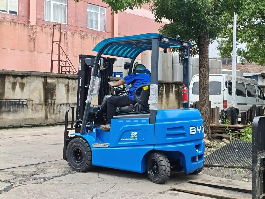 贵州前移式电动堆高叉车